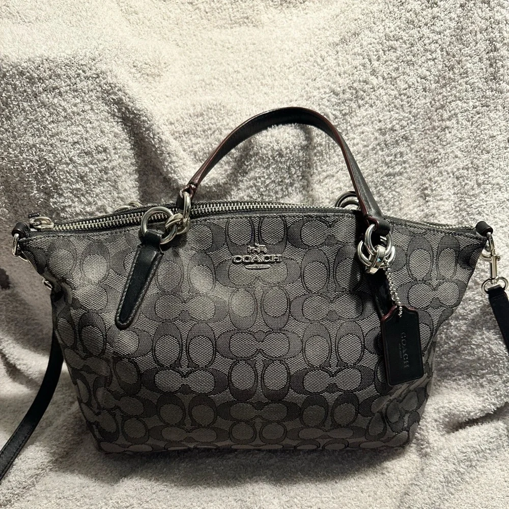 Coach - Picture 5 of 5